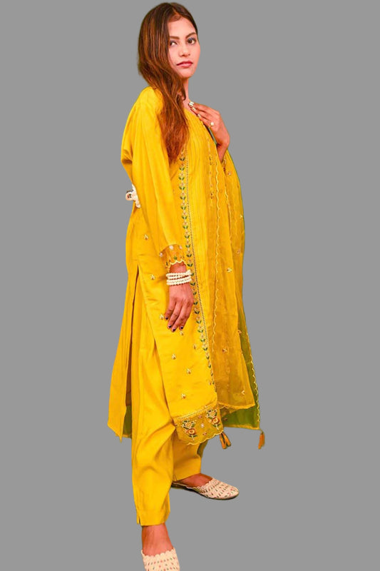 Elegent yellow cotton kurti set with lace detailing